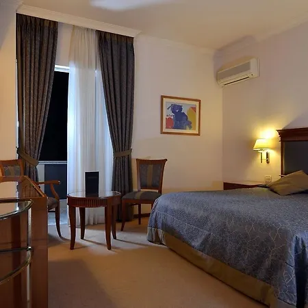 Atrium & Jacuzzi 4* Athens
