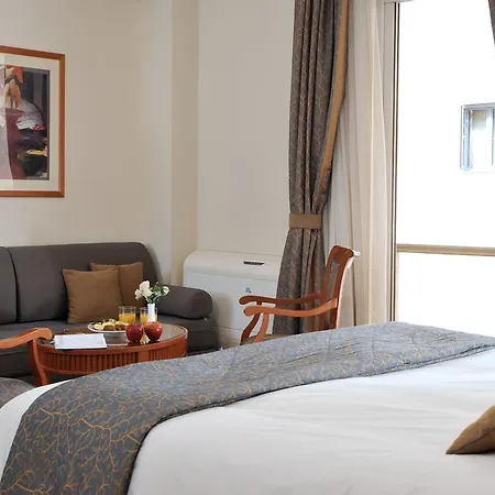 Atrium & Jacuzzi Athens