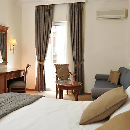 Atrium & Jacuzzi Athens