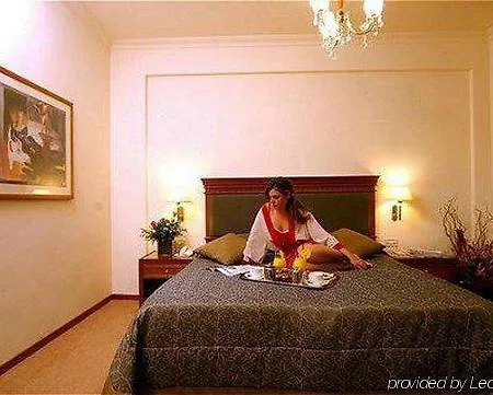 Atrium & Jacuzzi Афины