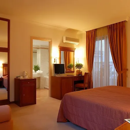 Отель Atrium & Jacuzzi Афины