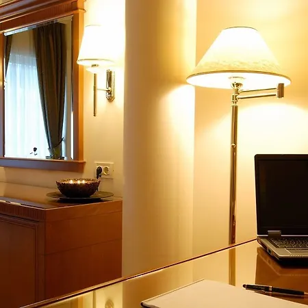Atrium & Jacuzzi Отель