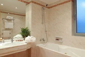 Atrium & Jacuzzi Athens