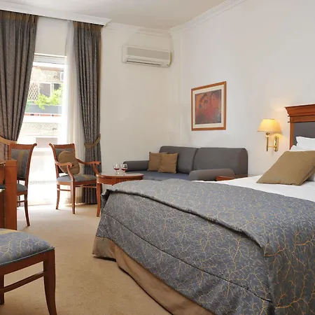 Atrium & Jacuzzi Отель