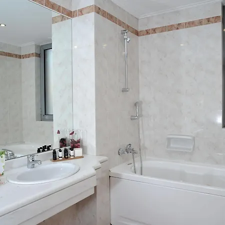 Отель Atrium & Jacuzzi Афины
